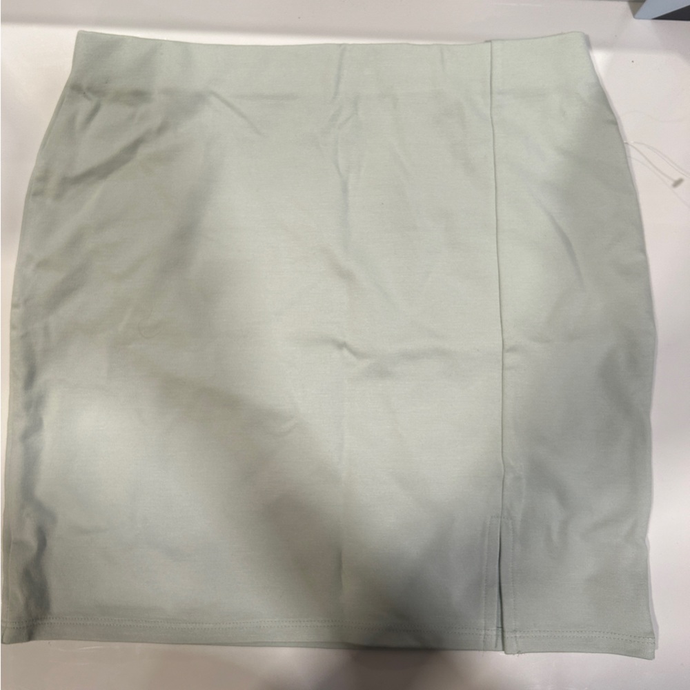 MINT FOREVER 21 SKIRT